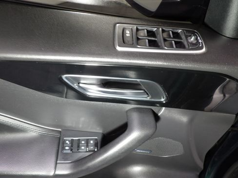 Used 2018 Jaguar F-PACE Premium AWD/4WD image 10