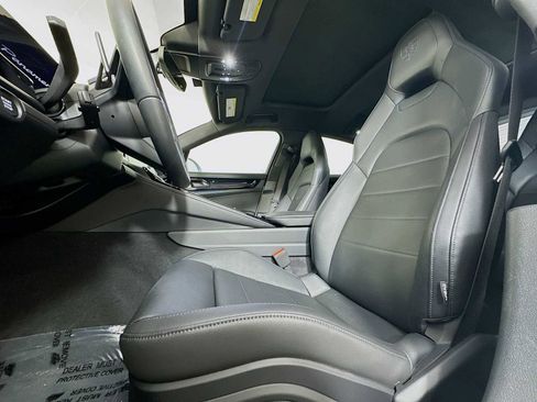 Certified 2025 Porsche Panamera RWD image 5