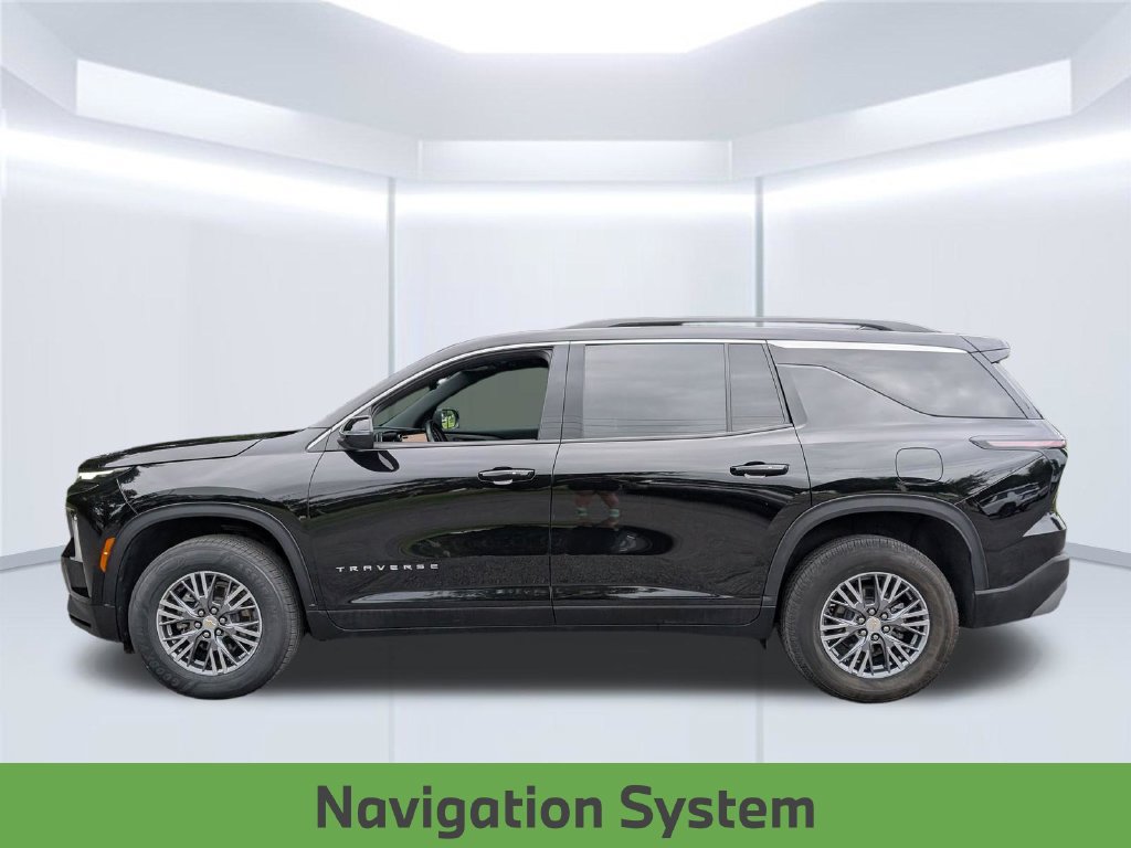 Used 2025 Chevrolet Traverse LT AWD/4WD image 2