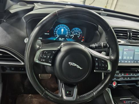 Used 2019 Jaguar XE S image 12