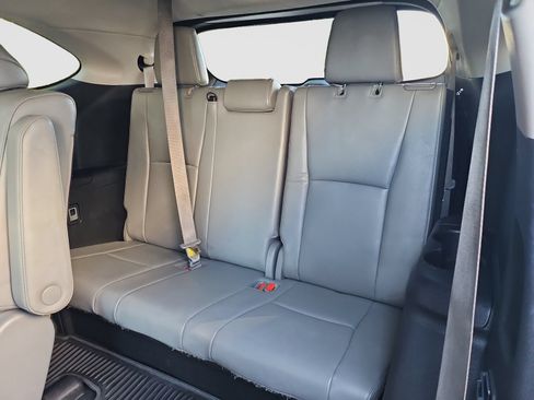 Used 2022 Toyota Highlander Limited FWD image 24