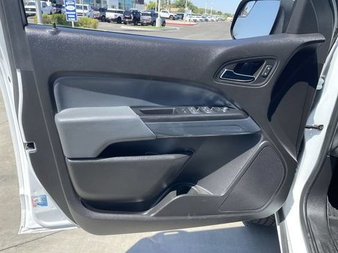 Used 2017 Chevrolet Colorado Z71 AWD/4WD image 19