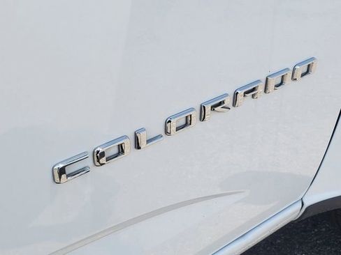 Used 2022 Chevrolet Colorado LT AWD/4WD image 6