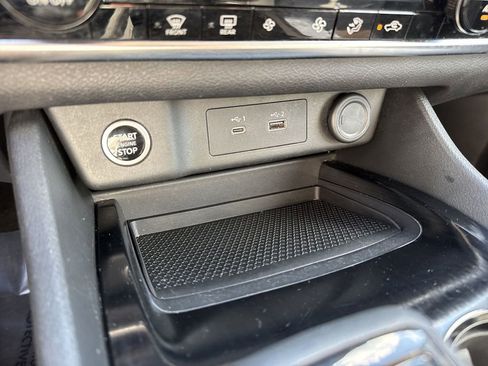 Used 2023 Nissan Rogue SV image 54