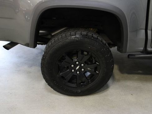 Used 2022 Chevrolet Colorado ZR2 w/ ZR2 Dusk Special Edition AWD/4WD image 36