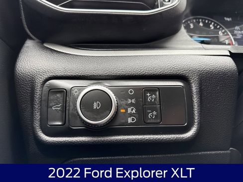 Used 2022 Ford Explorer XLT w/ XLT Sport Appearance Package AWD/4WD image 27