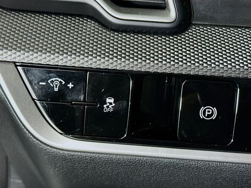 Used 2025 Kia Sportage LX image 17