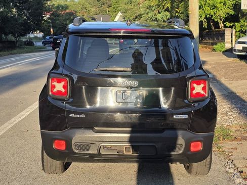 Used 2015 Jeep Renegade Latitude w/ Cold Weather Group AWD/4WD image 4