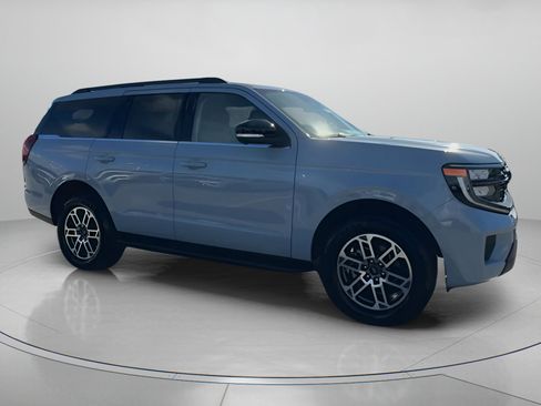 New 2025 Ford Expedition Active image 38