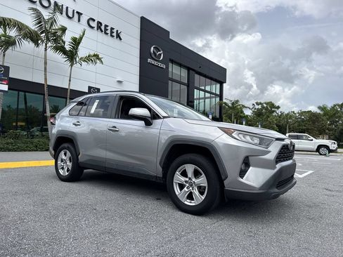 Used 2019 Toyota RAV4 XLE FWD image 22