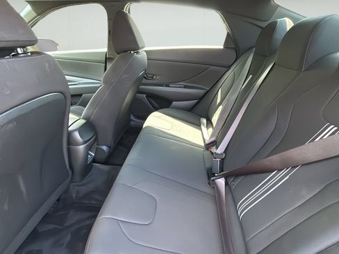 Certified 2025 Hyundai Elantra SEL FWD image 20