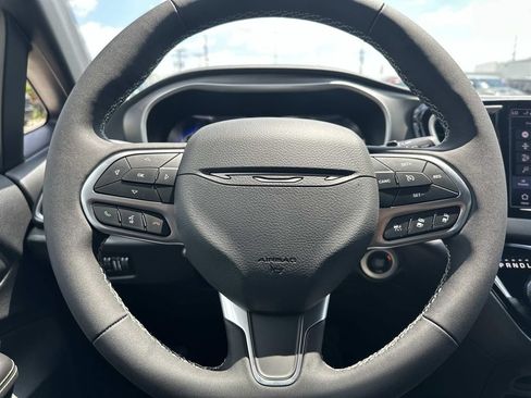 New 2027 Chrysler Pacifica LX FWD image 15