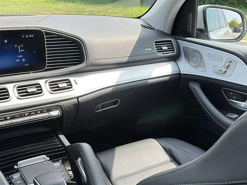 Used 2024 Mercedes-Benz GLS 450 4MATIC image 24