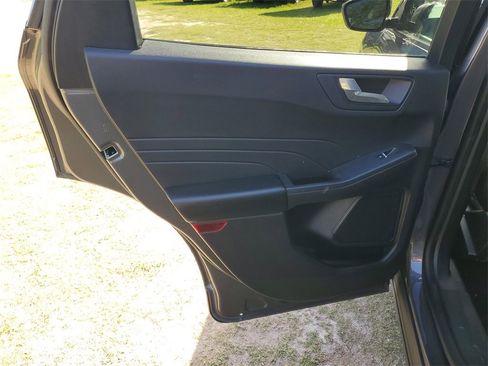 Used 2021 Ford Escape SEL image 30