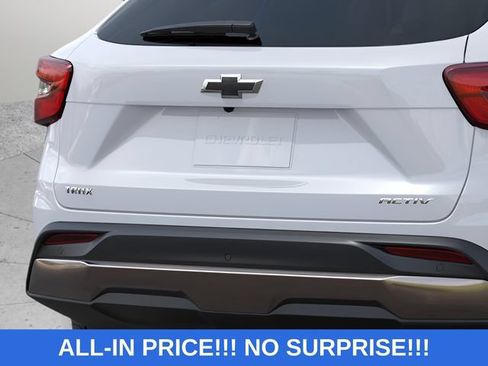 New 2026 Chevrolet Trax ACTIV w/ Sunroof Package FWD image 24