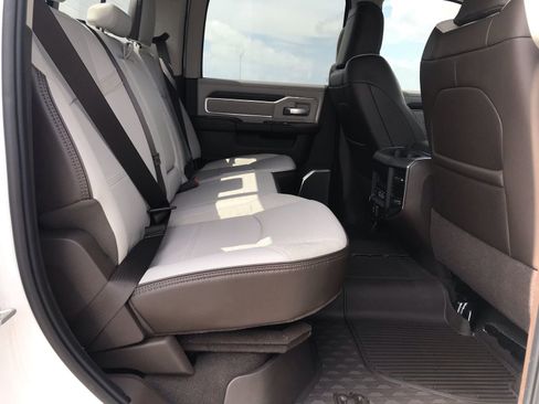 New 2025 RAM 2500 Laramie AWD/4WD image 18