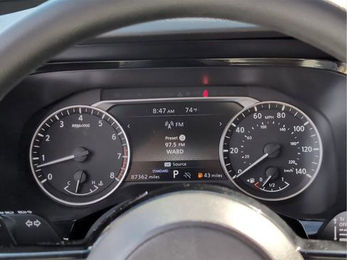 Used 2022 Nissan Pathfinder S FWD image 22