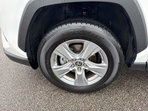 Used 2022 Toyota RAV4 LE image 11