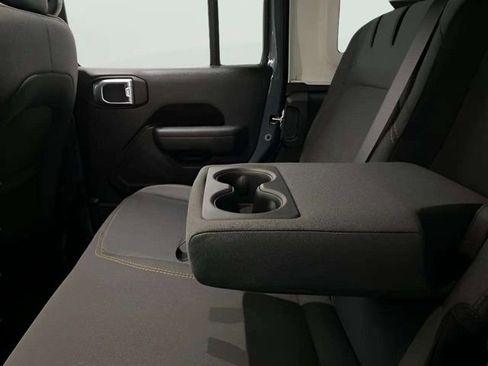 Used 2024 Jeep Wrangler Unlimited image 73