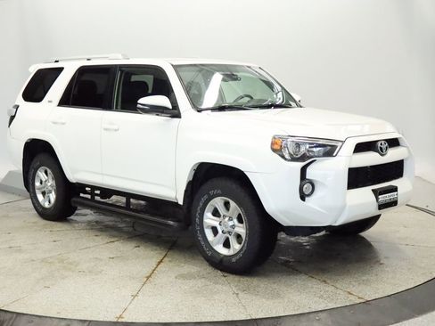Used 2018 Toyota 4Runner SR5 Premium AWD/4WD image 10