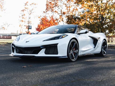 Used 2024 Chevrolet Corvette Z06 w/ Stealth Interior Trim Package RWD image 26