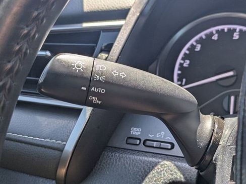 Used 2024 Toyota Camry SE image 25