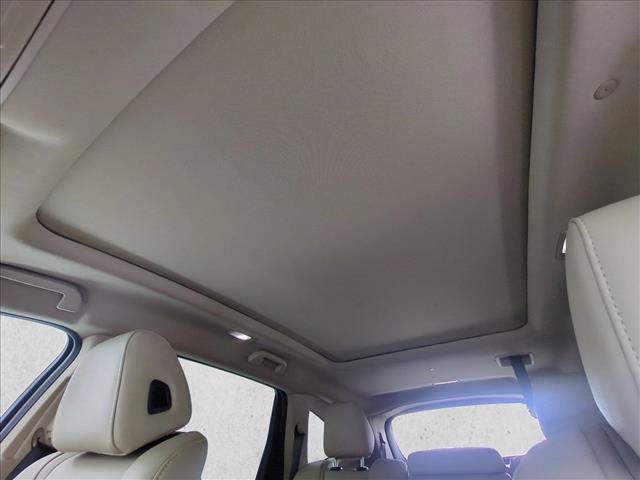 Used 2025 Acura MDX FWD image 16