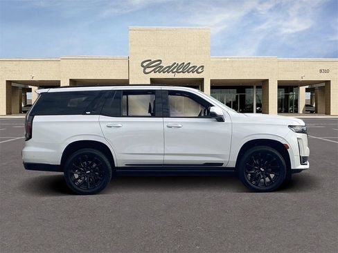 Certified 2023 Cadillac Escalade Sport Platinum w/ LPO, ONYX Package image 4