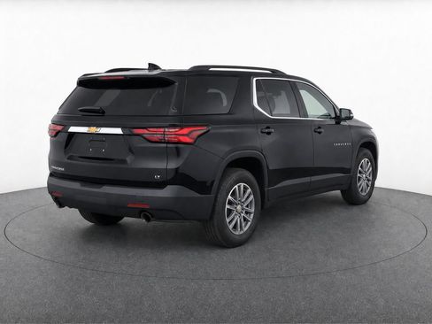 Used 2023 Chevrolet Traverse LT FWD image 4