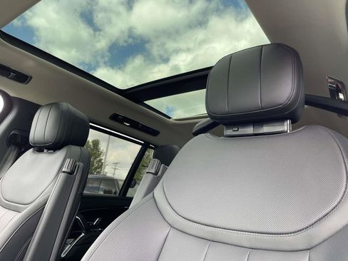 New 2026 Land Rover Range Rover Long Wheelbase SE AWD/4WD image 15
