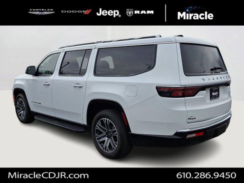 Used 2025 Jeep Wagoneer L 4DR 4WD image 5