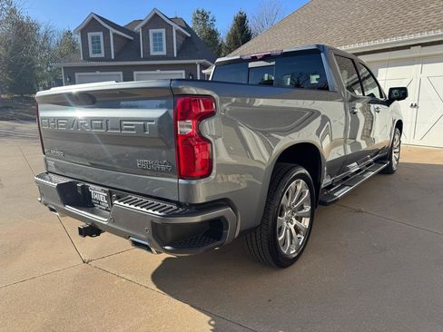 Used 2020 Chevrolet Silverado 1500 High Country w/ Technology Package image 6