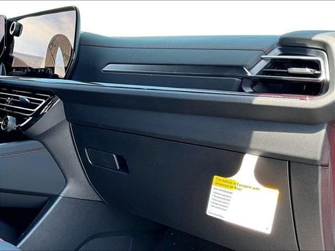 New 2027 Chevrolet Traverse RS w/ LPO, Floor Liner Package AWD/4WD image 9