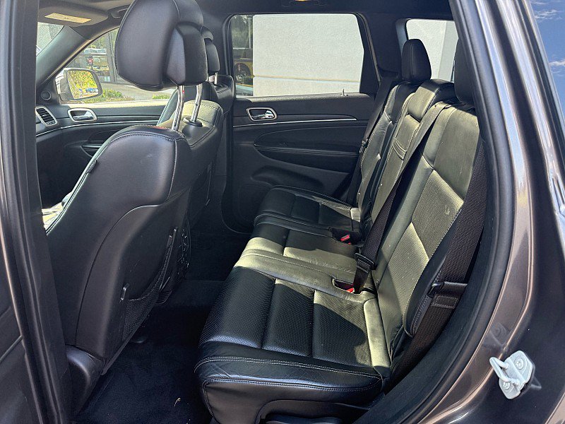 Used 2015 Jeep Grand Cherokee Limited w/ Luxury Group II AWD/4WD image 18