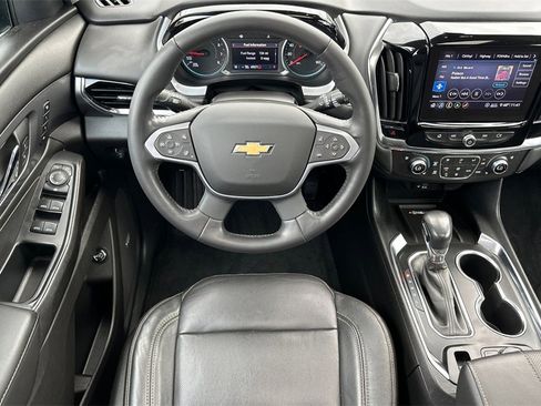 Used 2021 Chevrolet Traverse Premier image 11