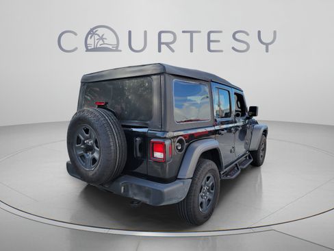 Used 2025 Jeep Wrangler Unlimited Sport AWD/4WD image 3
