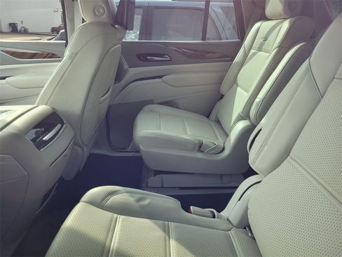 Used 2022 Cadillac Escalade Sport Platinum w/ Heavy-Duty Trailer Package image 6