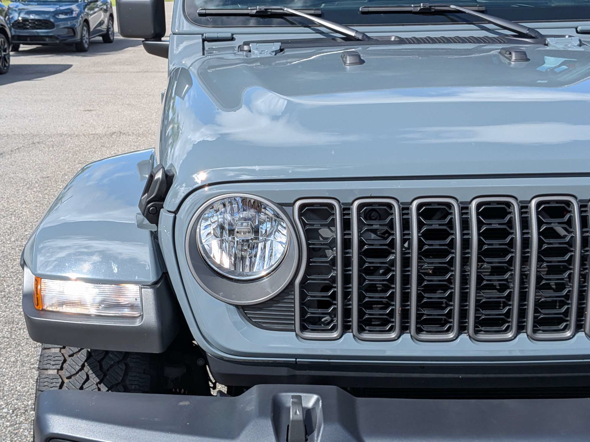 Used 2025 Jeep Gladiator Sport AWD/4WD image 10