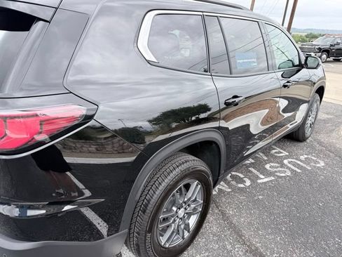 Certified 2025 GMC Acadia Elevation FWD image 7