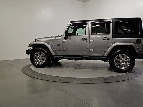Used 2017 Jeep Wrangler Unlimited Sahara w/ Max Tow Package AWD/4WD image 2