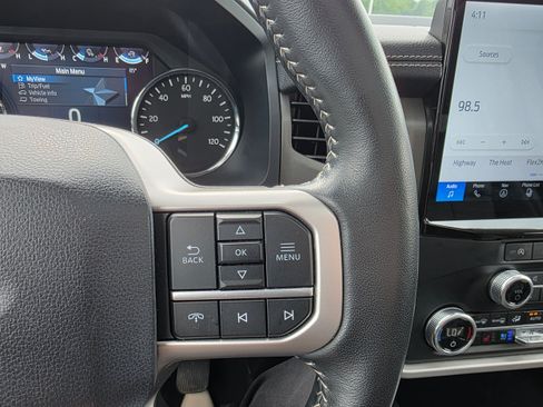 Used 2024 Ford Expedition Max XLT AWD/4WD image 15