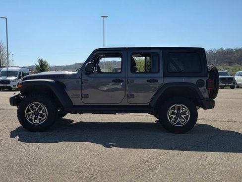 Used 2025 Jeep Wrangler Unlimited Rubicon AWD/4WD image 5