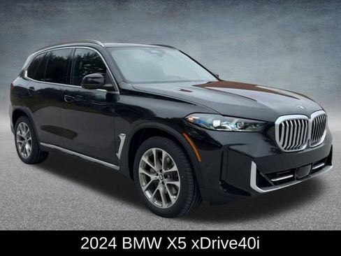 Used 2024 BMW X5 xDrive40i w/ Premium Package AWD/4WD image 3