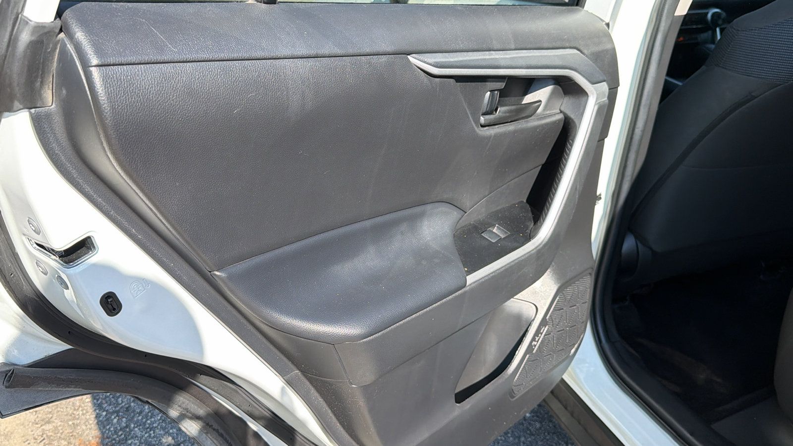 Used 2023 Toyota RAV4 LE FWD image 22