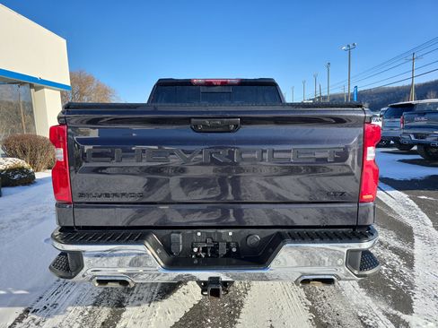 Used 2022 Chevrolet Silverado 1500 LTZ w/ Technology Package image 4