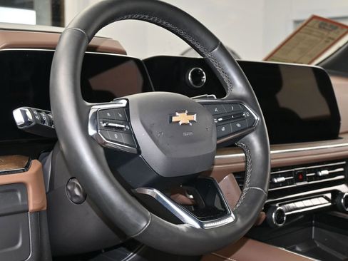 Used 2025 Chevrolet Tahoe High Country image 14