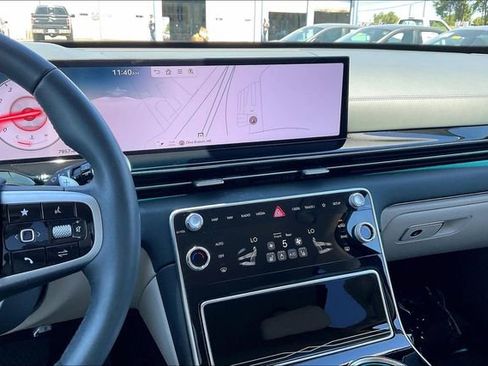 Certified 2025 Genesis GV80 2.5T Standard AWD/4WD image 6