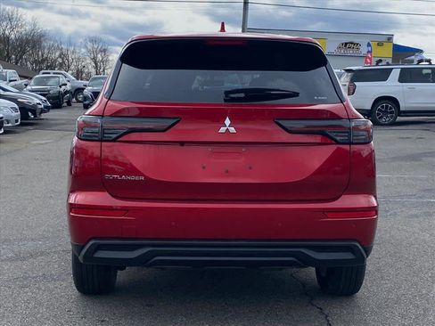 New 2026 Mitsubishi Outlander ES image 4