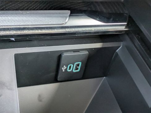 Certified 2024 Ford F250 Platinum image 25