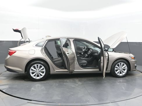 Used 2025 Chevrolet Malibu LT FWD image 42